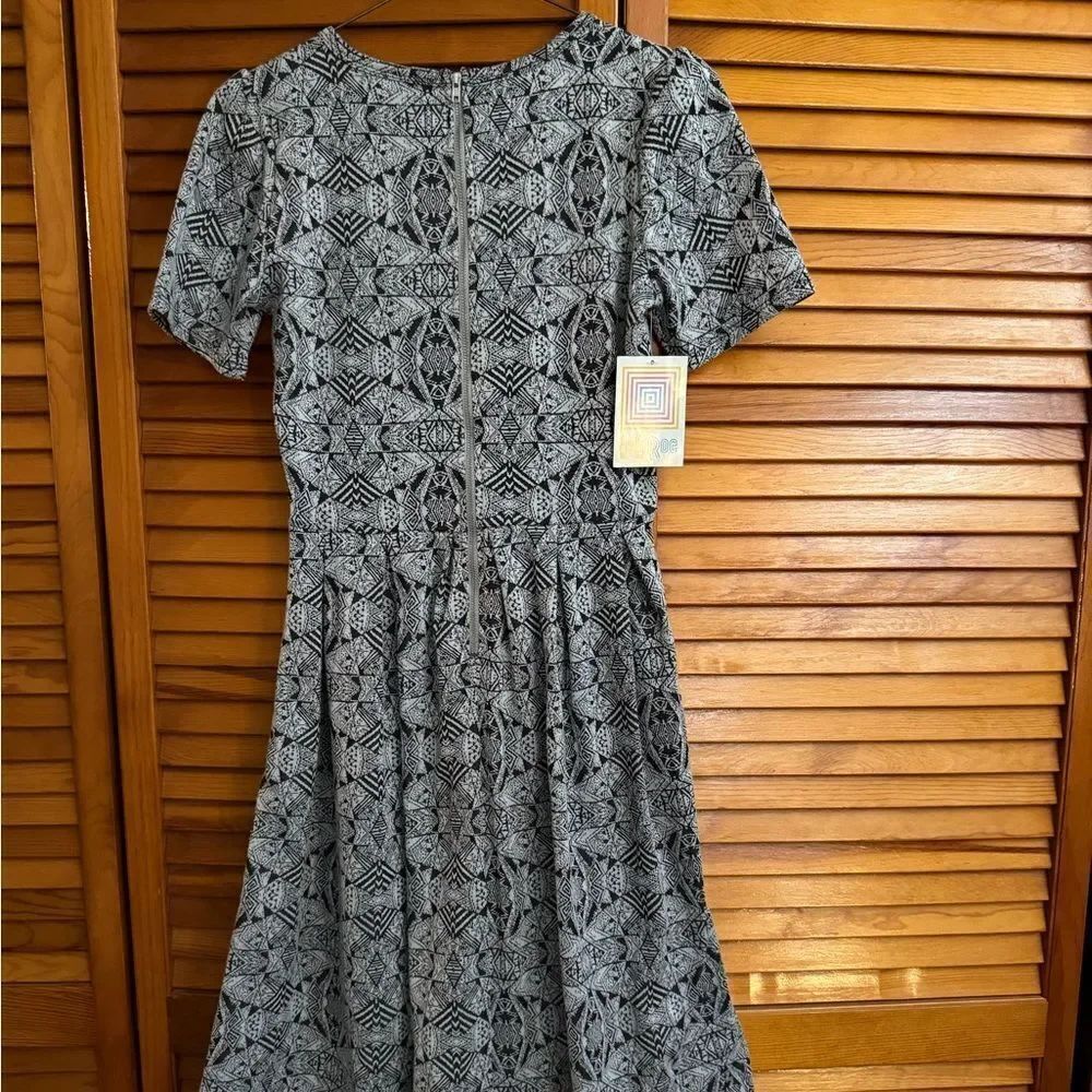 LuLaRoe Geometric Black and White Amelia Dress Exposed Zipper Small